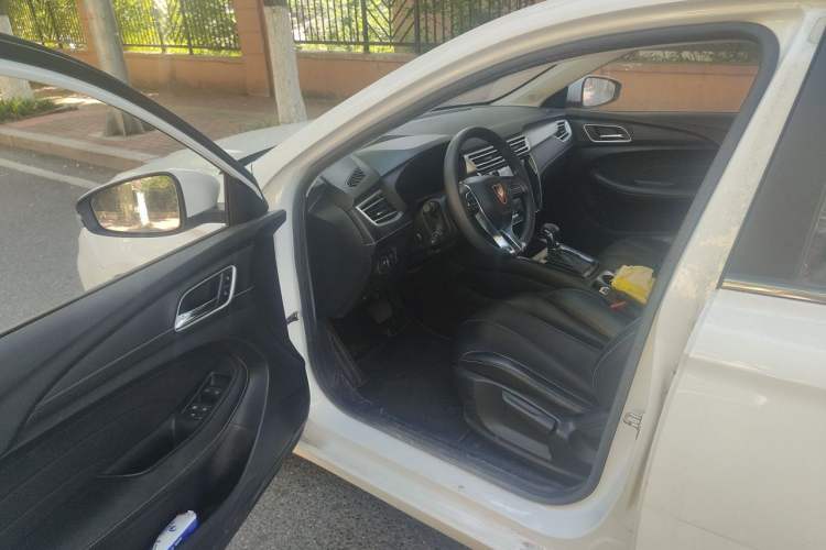 Used Roewe i5 2020 1.5L Automatic 4G Connect Luxury Flagship Edition Driver Seat