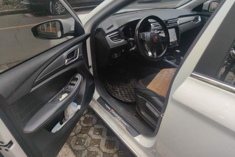 Used Roewe i5 2020 1.5L Automatic 4G Connect Luxury Flagship Edition Driver Seat