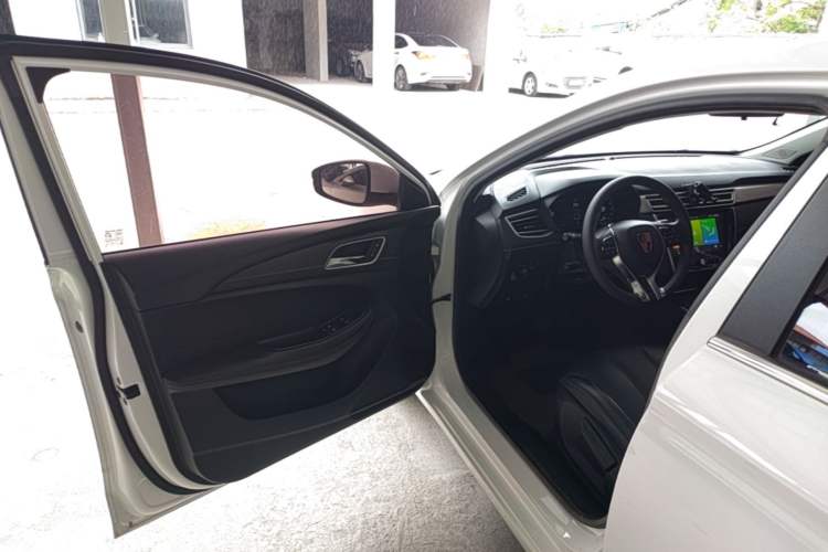 Used Roewe i5 2020 1.5L Automatic 4G Connect Luxury Flagship Edition Driver Seat