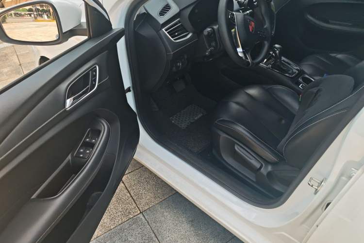Used Roewe i5 2020 1.5L Automatic 4G Connect Luxury Flagship Edition Driver Seat