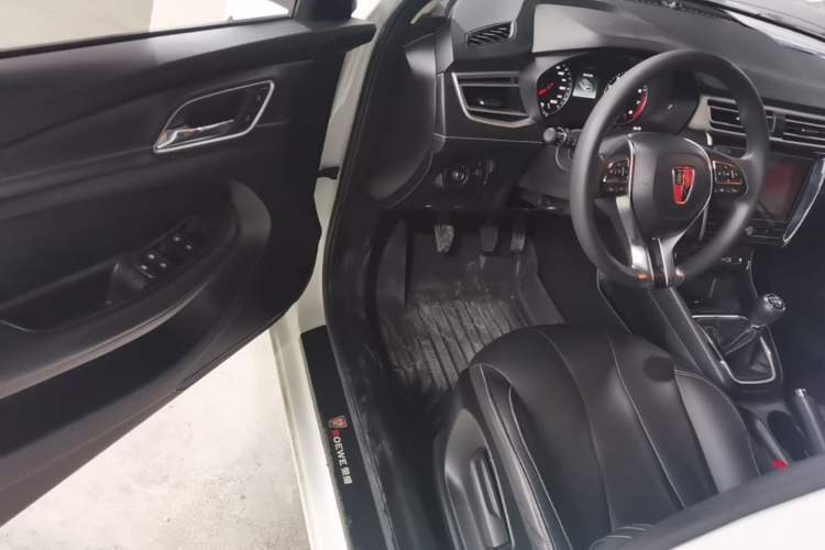 Used Roewe i5 2020 1.5L Manual 4G Connect Luxury Edition Driver Seat