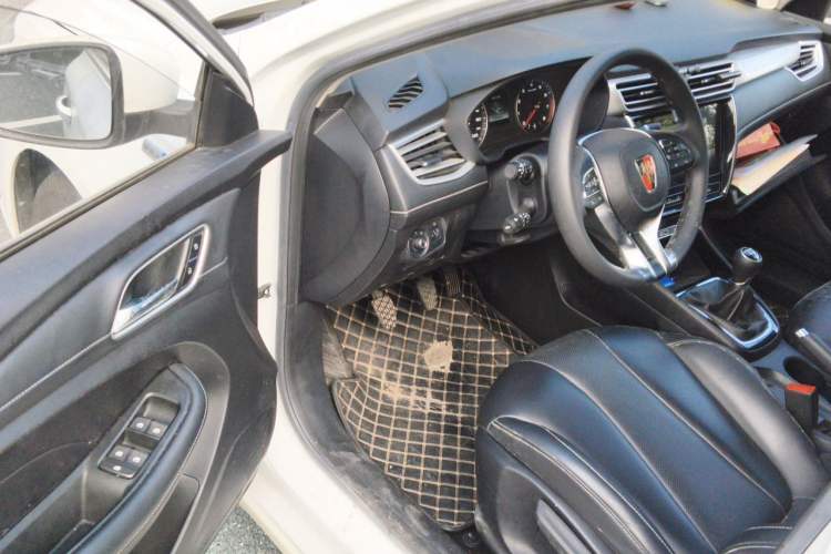 Used Roewe i5 2020 1.5L Manual 4G Connect Leehao Flagship Edition Driver Seat