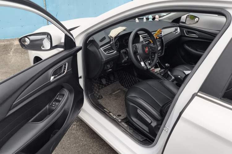 Used Roewe i5 2020 1.5L Manual 4G Connect Leehao Flagship Edition Driver Seat