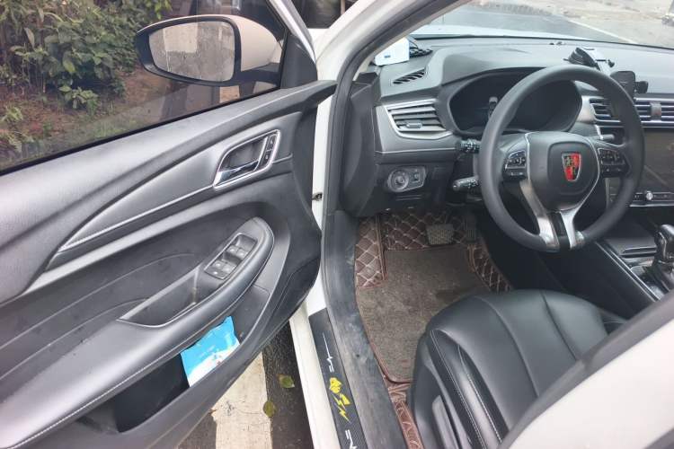 Used Roewe i5 2020 1.5L Automatic 4G Connect Luxury Flagship Edition Driver Seat