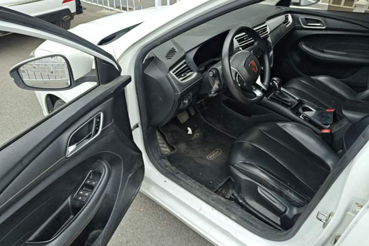 Used Roewe i5 2020 1.5L Automatic 4G Connect Luxury Flagship Edition Driver Seat