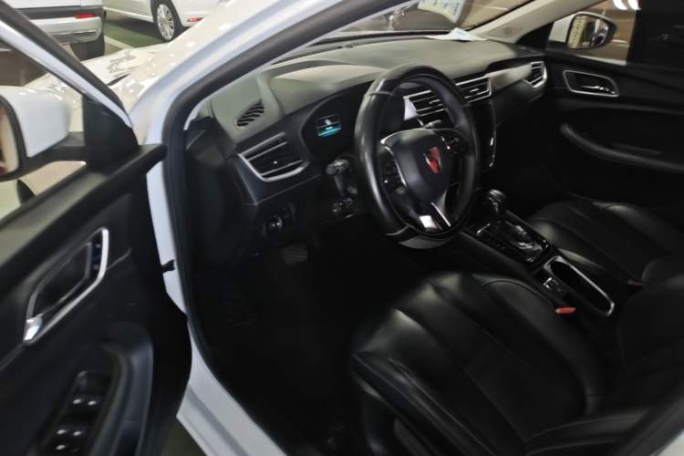Used Roewe i5 2020 1.5L Automatic 4G Connect Luxury Flagship Edition Driver Seat