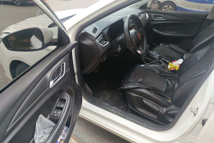 Used Roewe i5 2020 1.5L Automatic 4G Connect Luxury Flagship Edition Driver Seat