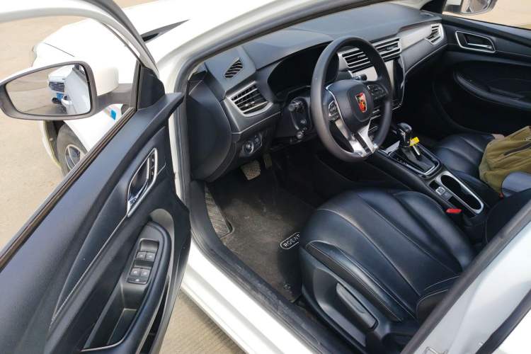 Used Roewe i5 2020 1.5L Automatic 4G Connect Luxury Flagship Edition Driver Seat