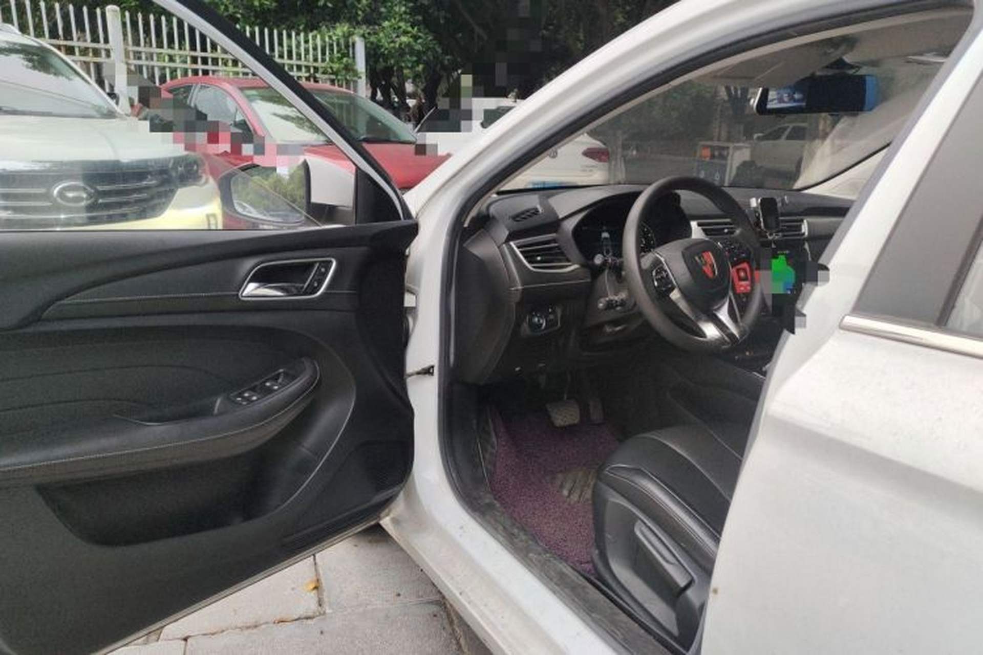 Used Roewe i5 2020 1.5L Automatic 4G Connect Luxury Flagship Edition Driver Seat