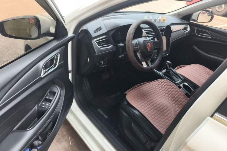 Used Roewe i5 2020 1.5L Automatic 4G Connect Luxury Flagship Edition Driver Seat