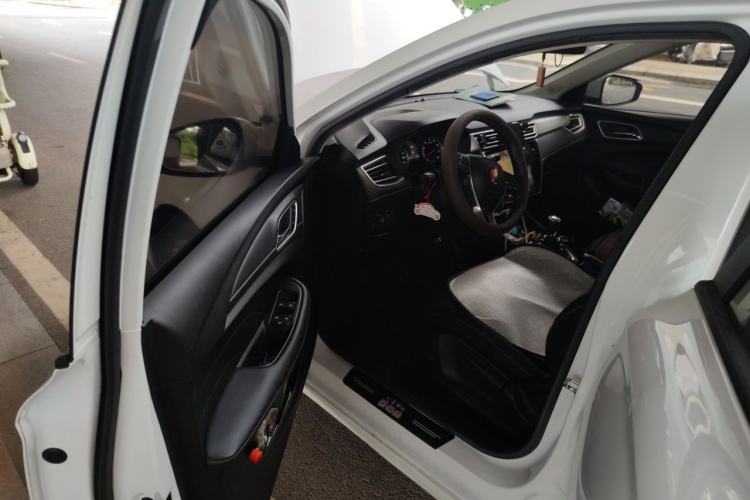 Used Roewe i5 2020 1.5L Manual 4G Connect Luxury Edition Driver Seat