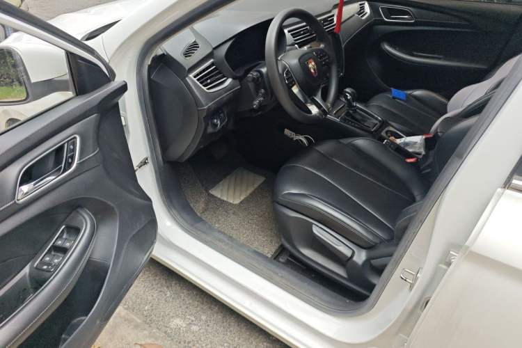Used Roewe i5 2020 1.5L Automatic 4G Connect Luxury Flagship Edition Driver Seat