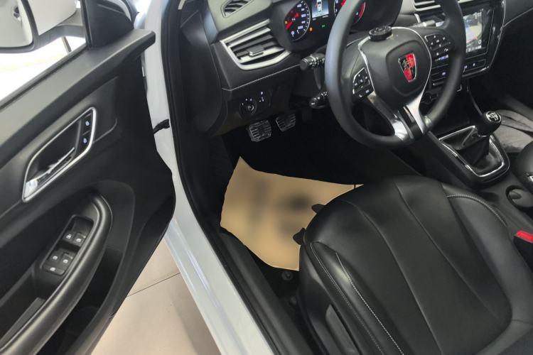 Used Roewe i5 2020 1.5L Manual 4G Connect Leehao Flagship Edition Driver Seat