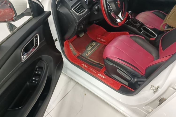 Used Roewe i5 2020 1.5L Automatic 4G Connected Linghao Edition Driver Seat
