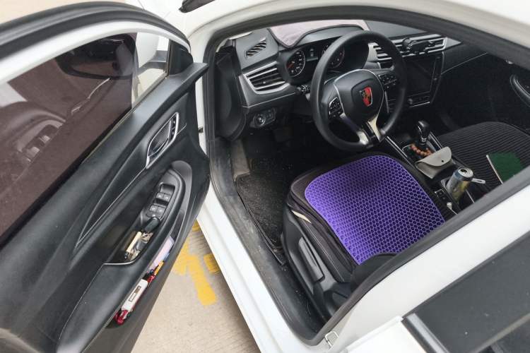 Used Roewe i5 2020 1.5L Automatic 4G Connected Linghao Edition Driver Seat