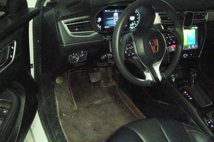 Used Roewe i5 2020 1.5L Automatic 4G Connect Luxury Flagship Edition Driver Seat
