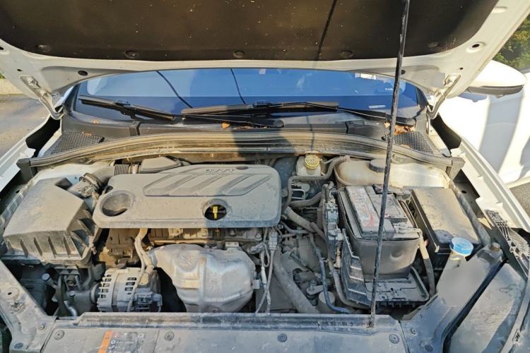 Used Roewe i5 2020 1.5L Automatic 4G Connect Luxury Flagship Edition Engine Bay