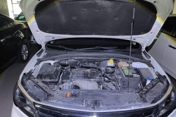 Used Roewe i5 2020 1.5L Automatic 4G Connected Linghao Edition Engine Bay