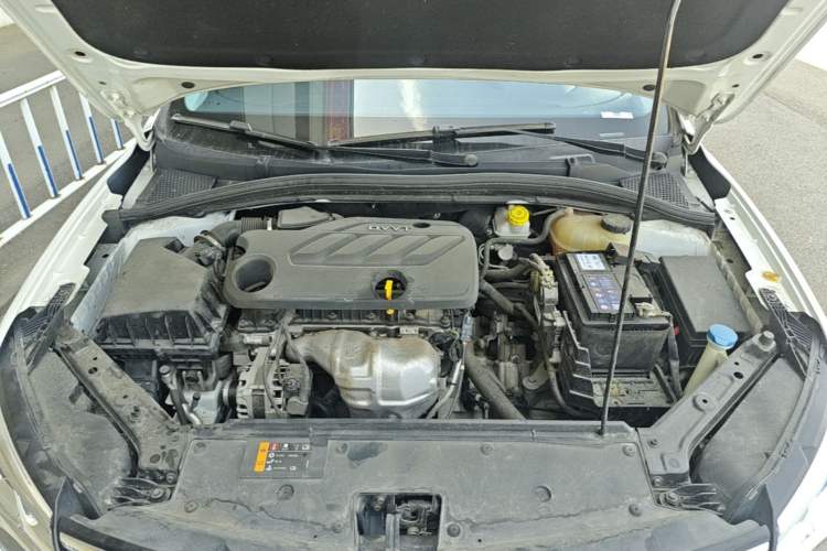 Used Roewe i5 2020 1.5L Manual 4G Connect Leehao Flagship Edition Engine Bay