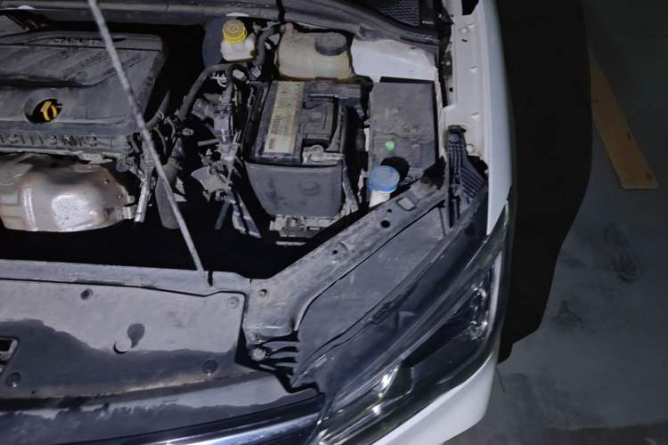 Used Roewe i5 2020 1.5L Automatic 4G Connect Luxury Flagship Edition Engine Bay Left