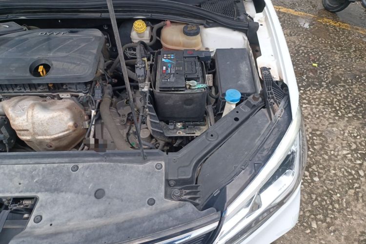 Used Roewe i5 2020 1.5L Automatic 4G Connect Luxury Flagship Edition Engine Bay Left