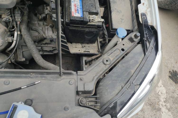 Used Roewe i5 2020 1.5L Manual 4G Connect Leehao Flagship Edition Engine Bay Left