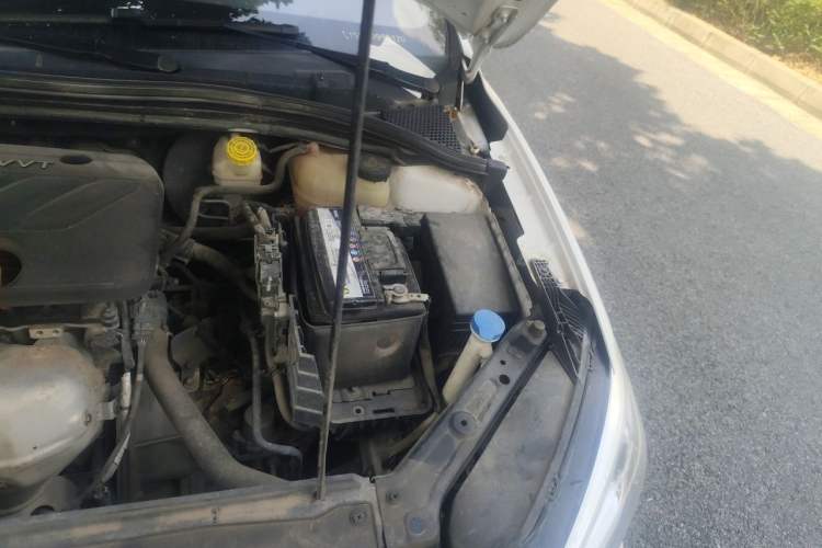 Used Roewe i5 2020 1.5L Automatic 4G Connect Luxury Flagship Edition Engine Bay Left