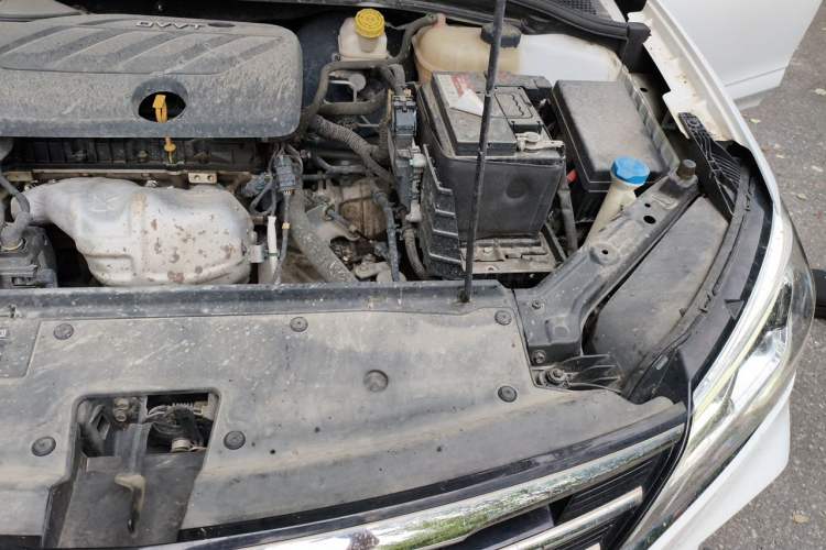 Used Roewe i5 2020 1.5L Automatic 4G Connect Luxury Flagship Edition Engine Bay Left