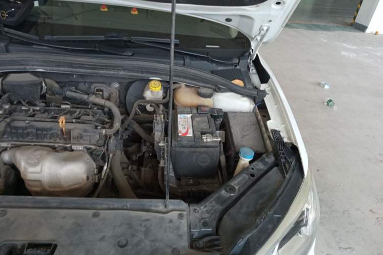 Used Roewe i5 2020 1.5L Manual 4G Connect Luxury Edition Engine Bay Left
