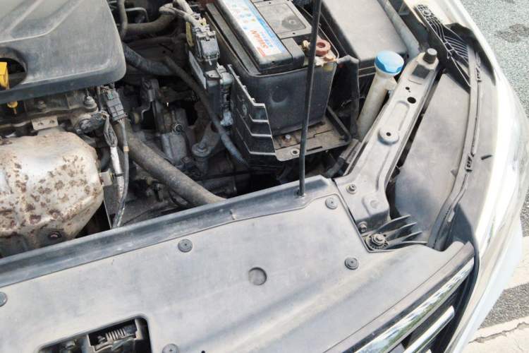 Used Roewe i5 2020 1.5L Manual 4G Connect Leehao Flagship Edition Engine Bay Left