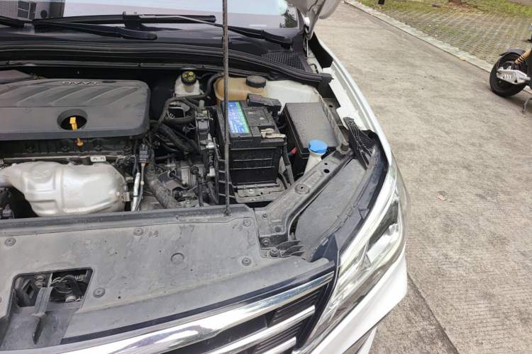 Used Roewe i5 2020 1.5L Automatic 4G Connect Luxury Flagship Edition Engine Bay Left