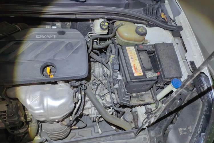 Used Roewe i5 2020 1.5L Automatic 4G Connect Luxury Flagship Edition Engine Bay Left