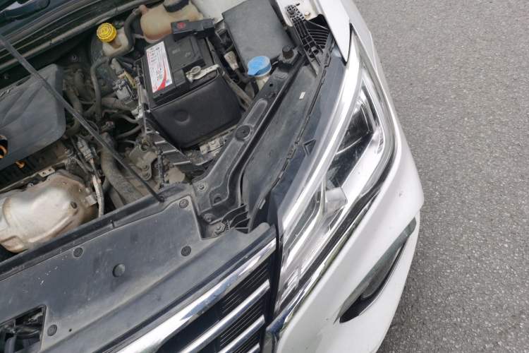 Used Roewe i5 2020 1.5L Automatic 4G Connect Luxury Flagship Edition Engine Bay Left