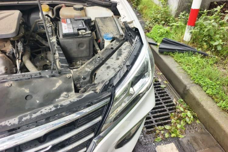 Used Roewe i5 2020 1.5L Automatic 4G Connect Luxury Flagship Edition Engine Bay Left
