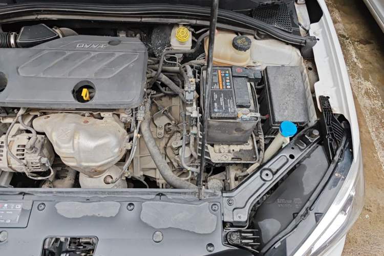 Used Roewe i5 2020 1.5L Automatic 4G Connect Luxury Flagship Edition Engine Bay Left