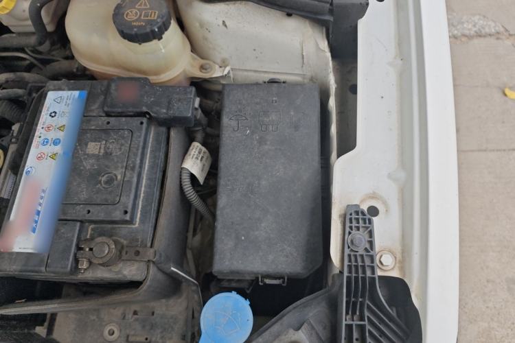Used Roewe i5 2020 1.5L Automatic 4G Connect Luxury Flagship Edition Engine Bay Left