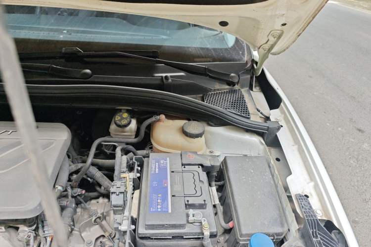 Used Roewe i5 2020 1.5L Automatic 4G Connect Luxury Flagship Edition Engine Bay Left