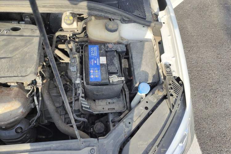 Used Roewe i5 2020 1.5L Automatic 4G Connect Luxury Flagship Edition Engine Bay Left