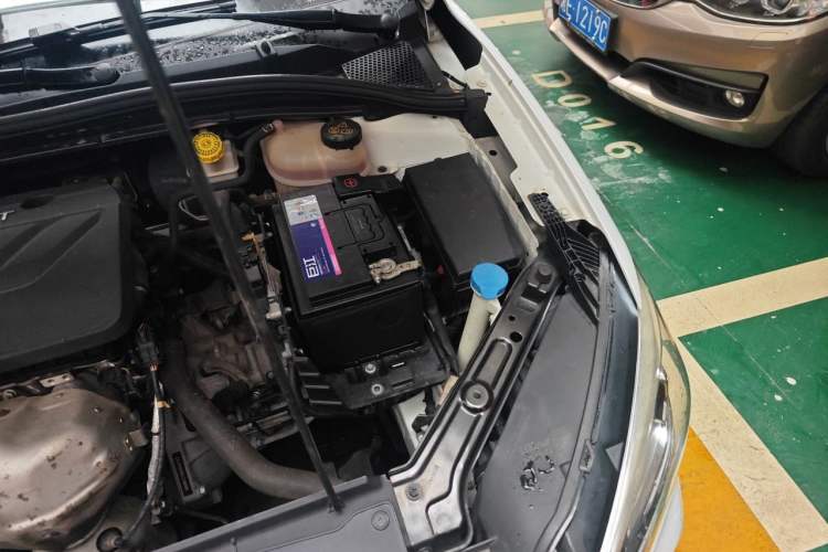 Used Roewe i5 2020 1.5L Manual 4G Connect Leehao Flagship Edition Engine Bay Left