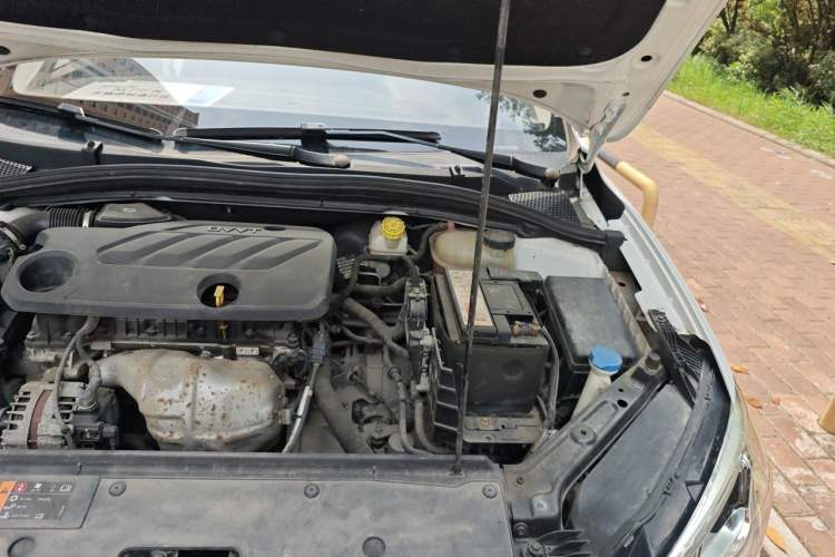 Used Roewe i5 2020 1.5L Automatic 4G Connect Luxury Flagship Edition Engine Bay Left