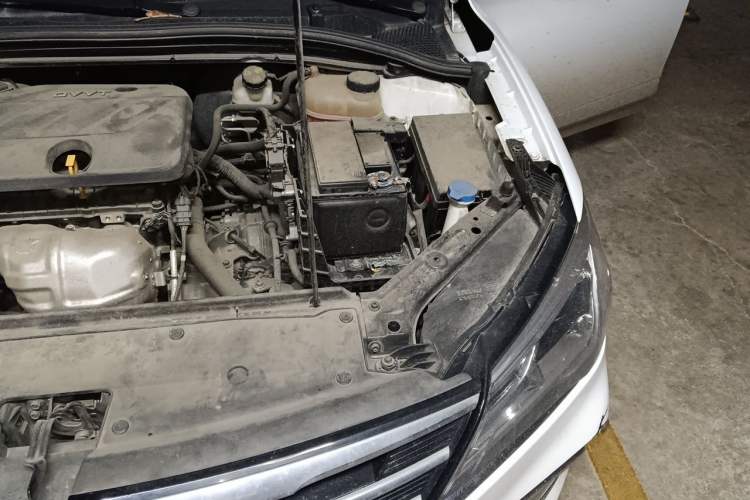 Used Roewe i5 2020 1.5L Automatic 4G Connect Luxury Flagship Edition Engine Bay Left