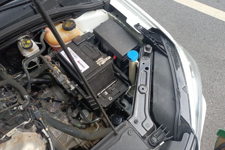 Used Roewe i5 2020 1.5L Automatic 4G Connected Linghao Edition Engine Bay Left