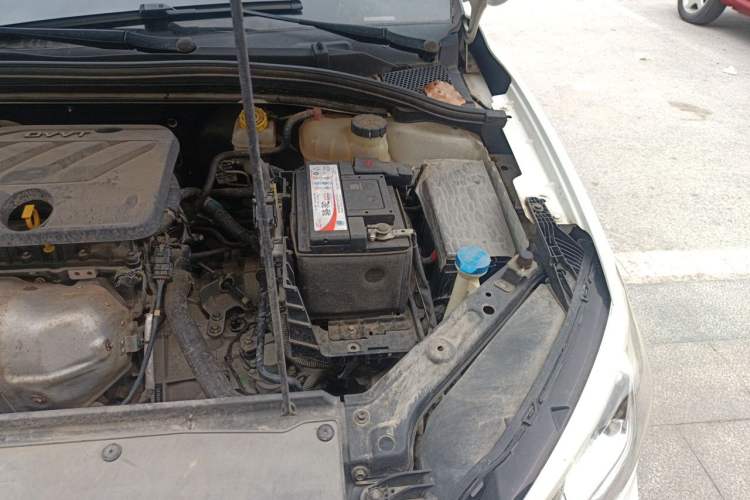 Used Roewe i5 2020 1.5L Automatic 4G Connect Luxury Flagship Edition Engine Bay Left