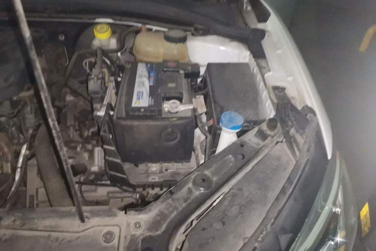 Used Roewe i5 2020 1.5L Manual 4G Connect Leehao Flagship Edition Engine Bay Left
