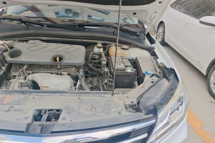 Used Roewe i5 2020 1.5L Automatic 4G Connect Luxury Flagship Edition Engine Bay Left