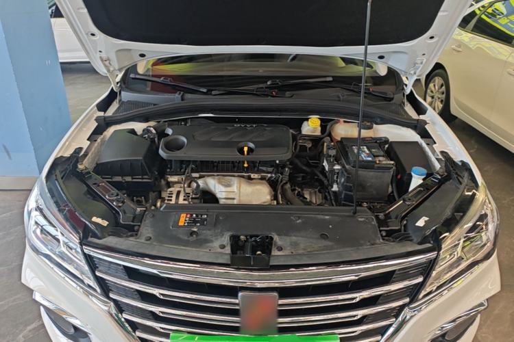 Used Roewe i5 2020 1.5L Automatic 4G Connect Luxury Flagship Edition Engine Bay