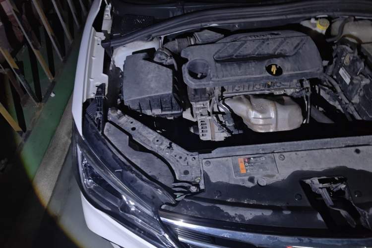 Used Roewe i5 2020 1.5L Automatic 4G Connect Luxury Flagship Edition Engine Bay Right
