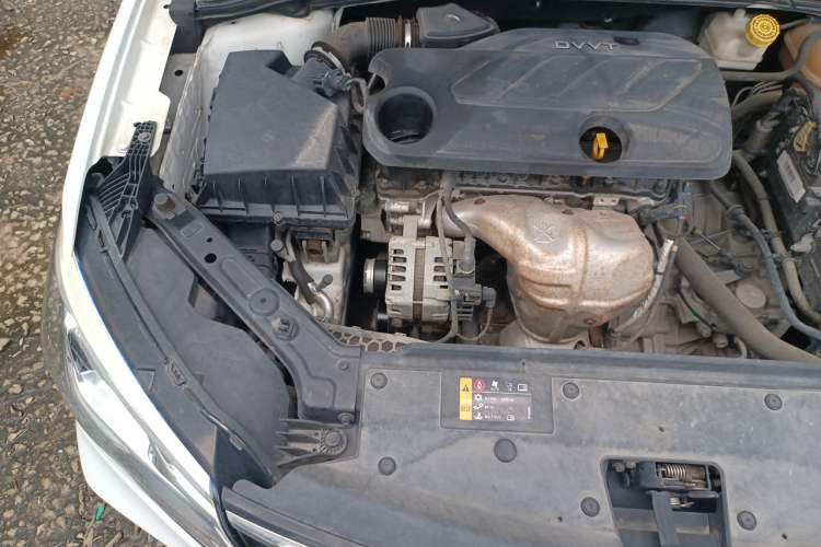 Used Roewe i5 2020 1.5L Automatic 4G Connect Luxury Flagship Edition Engine Bay Right
