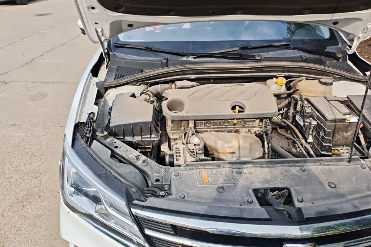 Used Roewe i5 2020 1.5L Automatic 4G Connect Luxury Flagship Edition Engine Bay Right