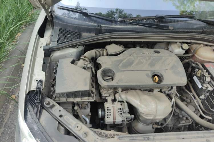 Used Roewe i5 2020 1.5L Automatic 4G Connect Luxury Flagship Edition Engine Bay Right